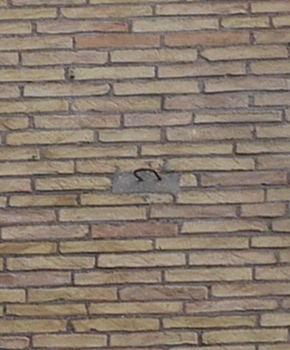 кирпичная стена